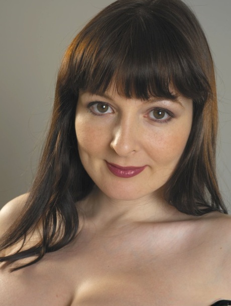 mature face beautiful xxx image