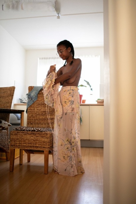 ebony saggy tits hot sexy picture