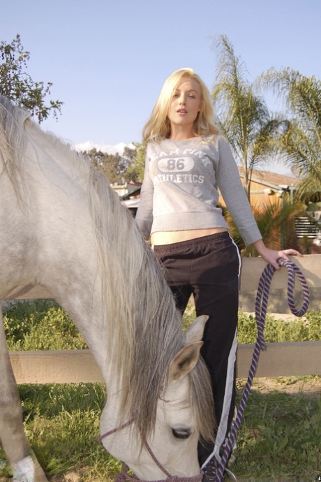 country girl hot nude img