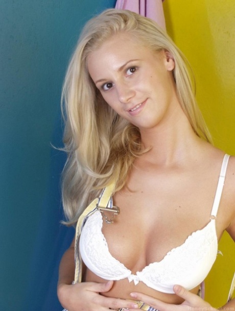 topless teen porno picture