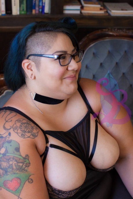 chubby lingerie porno pics