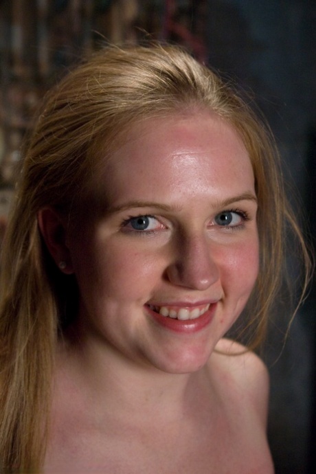 Laci Laine hd star photos