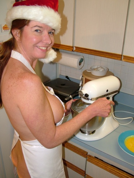 natural mature sexy naked photo