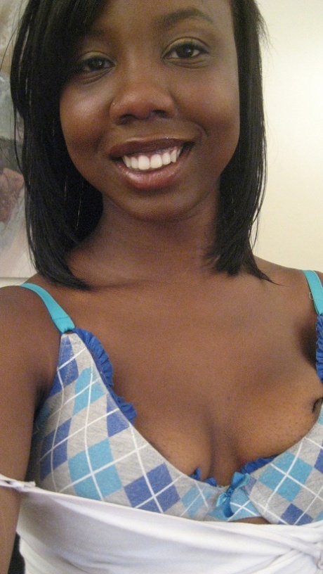 ebony teen nude pics