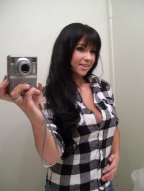 boobs selfie pornographic images