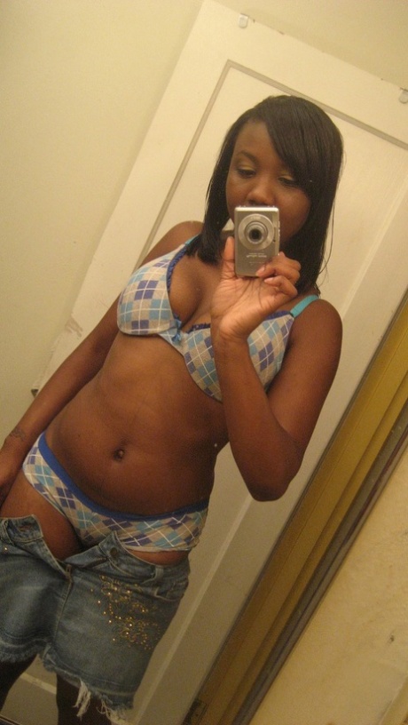 ebony skirt free picture