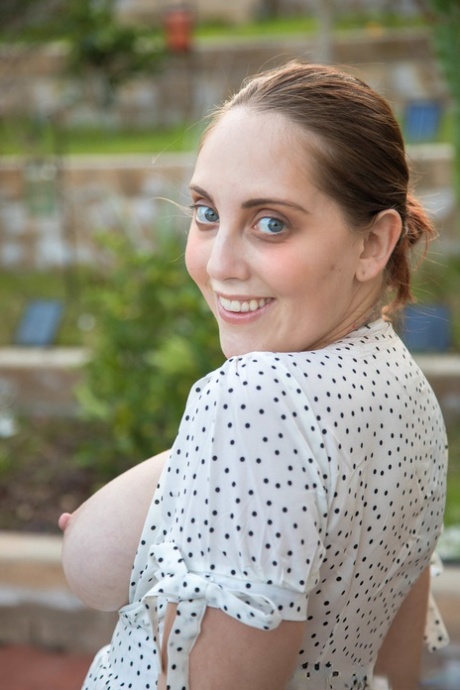 chubby natural tits free porn pic