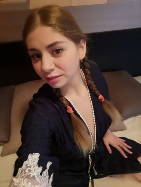 Julia Red star best pic