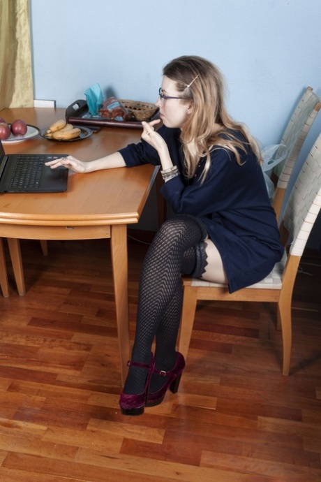 blonde stockings sexy xxx pic