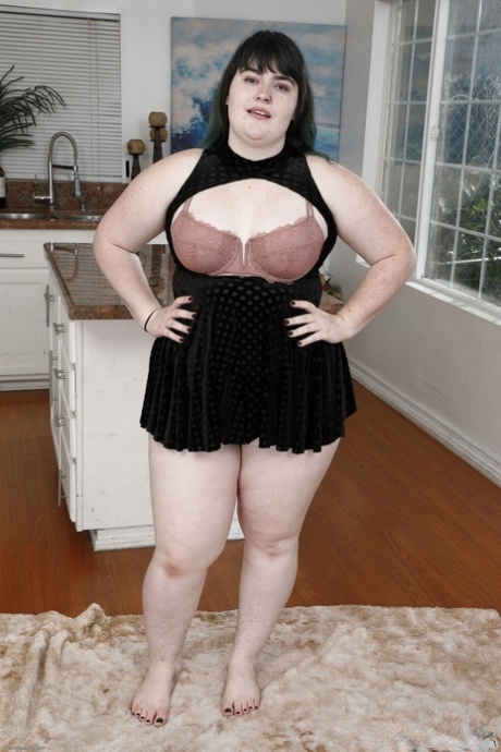 bbw brunette free nude gallery