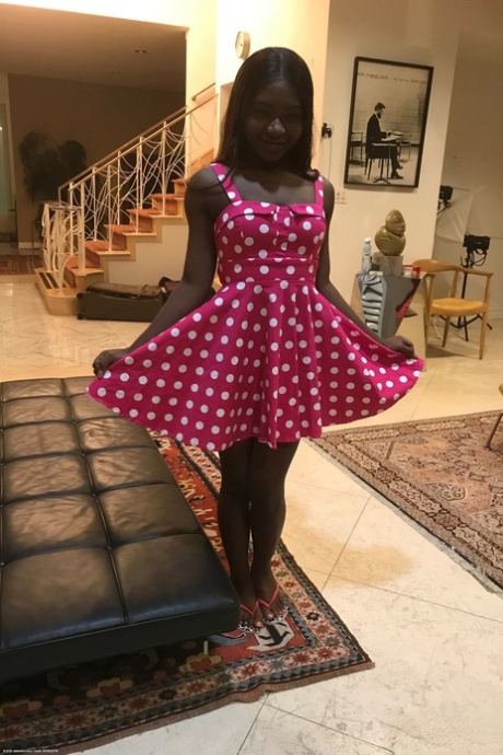 petite ebony beautiful img