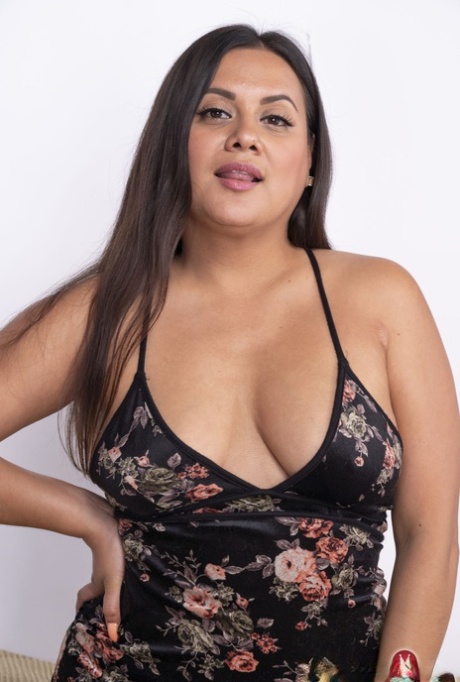 chubby brunette sex galleries