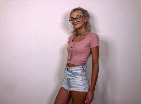 Tallie Lorain star free photos