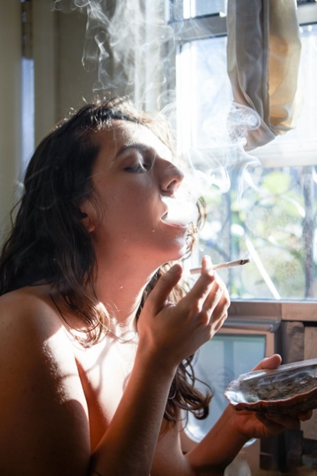 smoking nudes photo