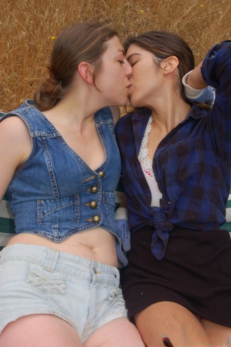 amateur swingers free photos