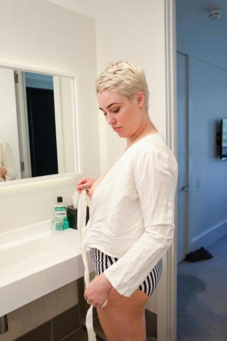 short hair bbw hot naked img
