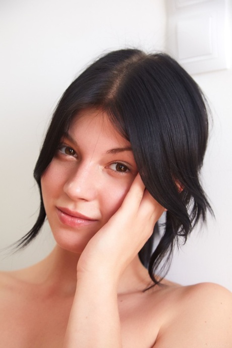 pretty face nude archive
