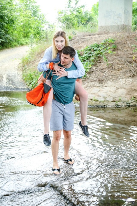 teen couple erotic images