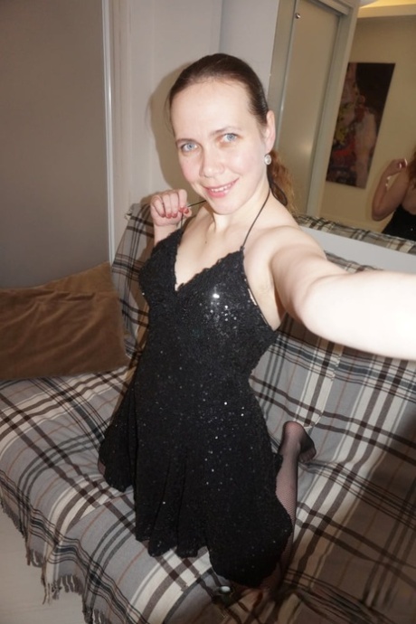 milf selfie nude image