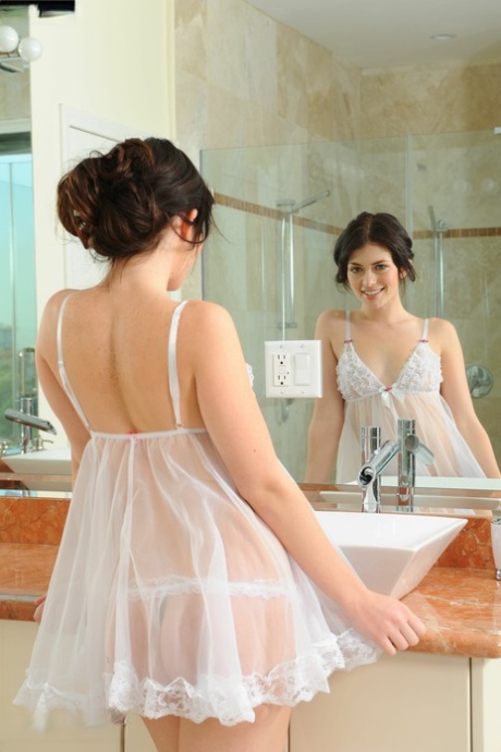 brunette teen free porn gallery
