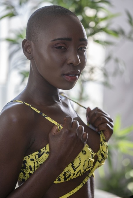 dark skin hot nude images
