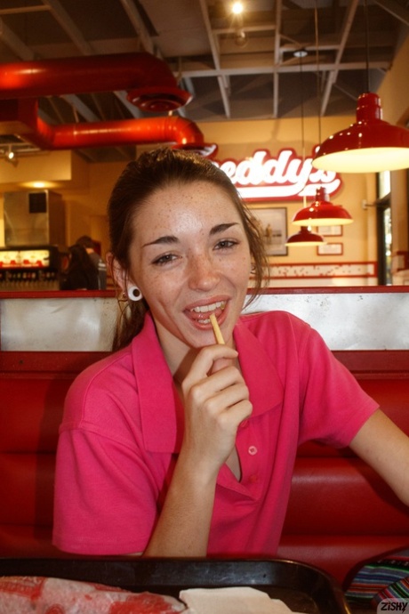 freckles naked pictures