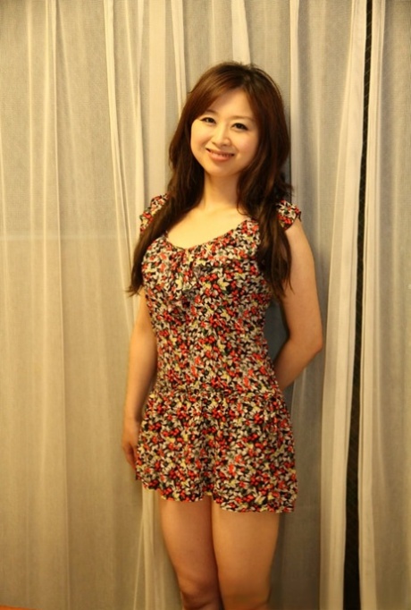 asian housewife sexy naked images