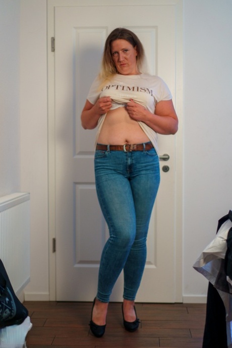 mature jeans hot sex gallery