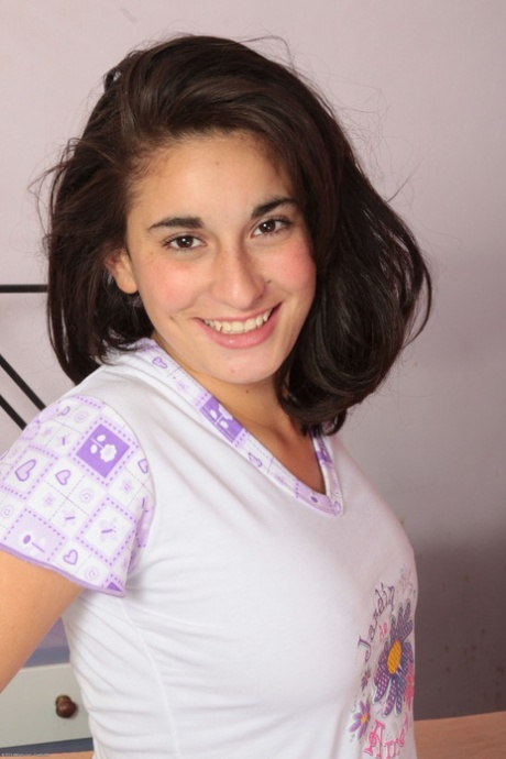 exotic teen pretty img