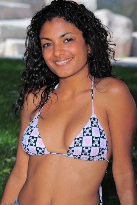 Neela Sky porn actress gallery