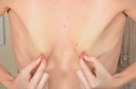 skinny small tits art xxx pictures