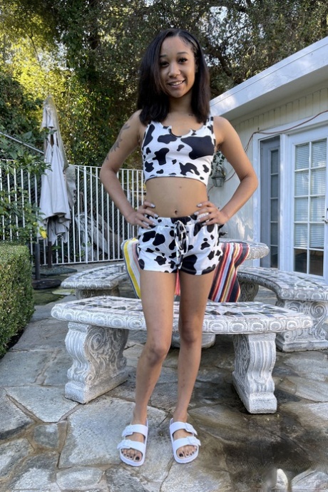 petite black beautiful xxx picture