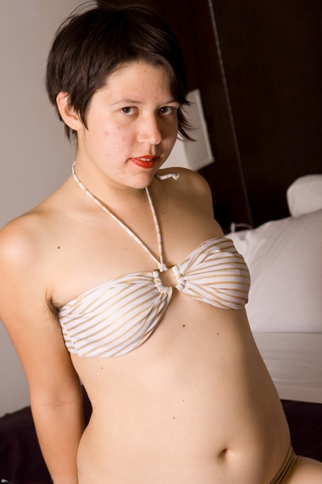 thick bikini free sexy galleries