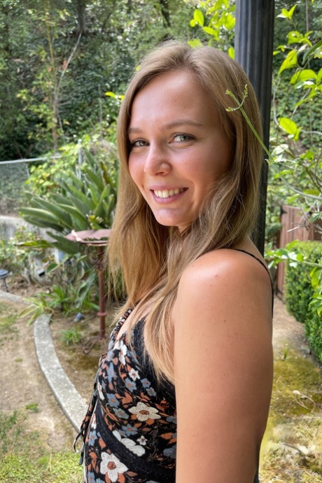 Stella Sedona pretty actress image