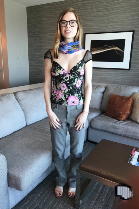 sexy nerd free nude photos