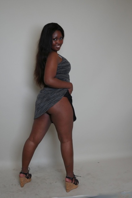 big booty ebony sexy nude photos