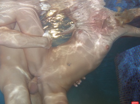 pool fuck free porn pics
