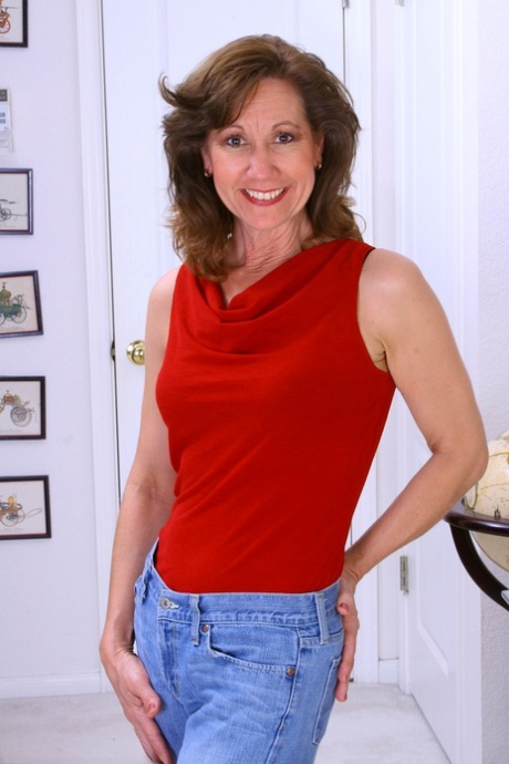 mature jeans hot porn galleries