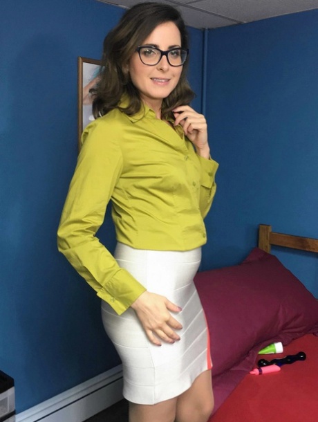 milf skirt sexy nudes images