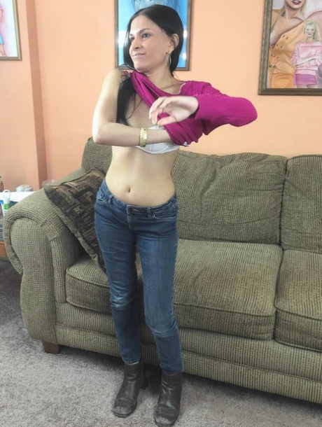 petite mature free naked pictures