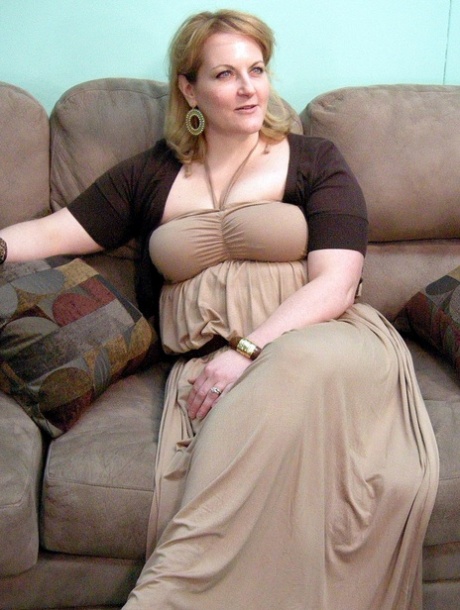 thick thighs milf pornographic picture