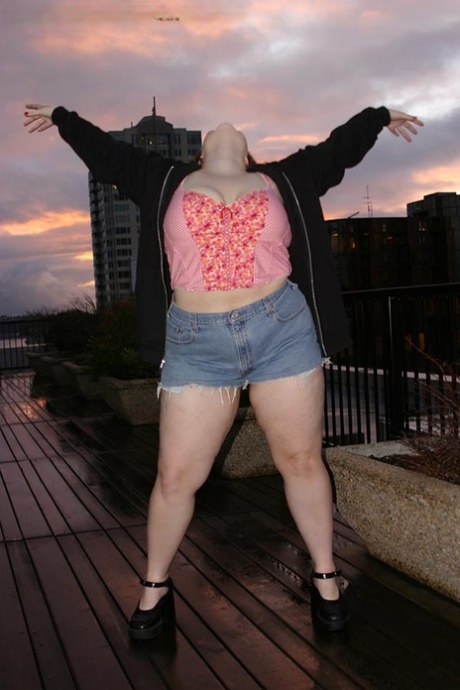 chubby outdoor free sex photos