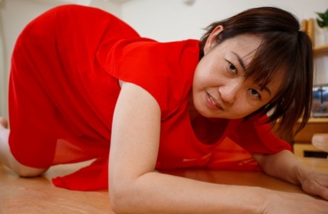 asian mom free nude images