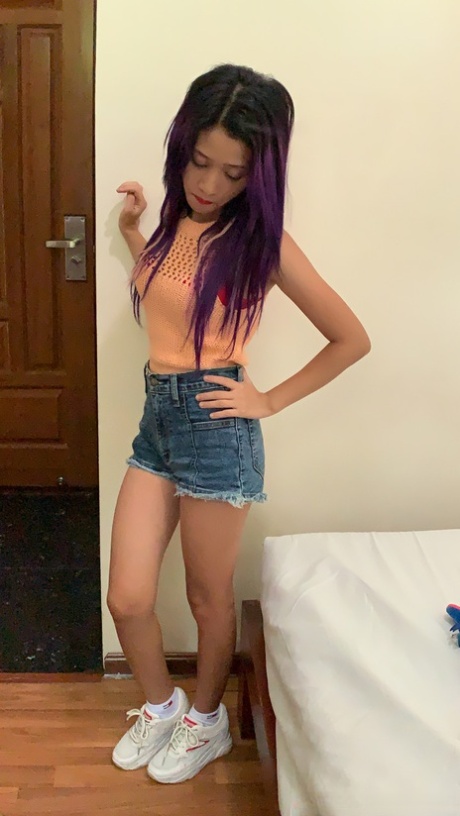 asian legs free nude photos
