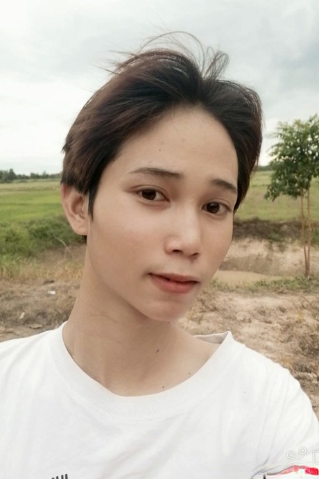 teen ladyboy hd pics