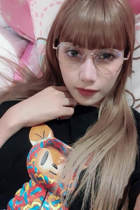tiny ladyboy hot sexy picture