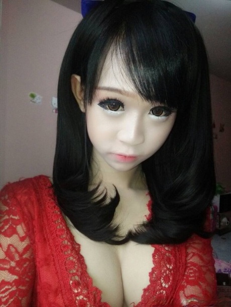 tiny ladyboy hot nude pics