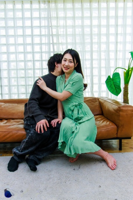 japanese mom nice photo
