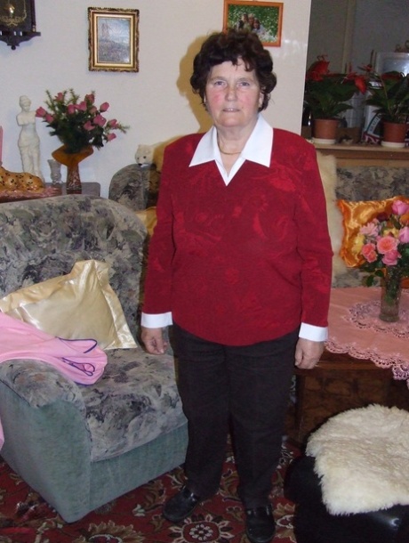 very old granny free pics