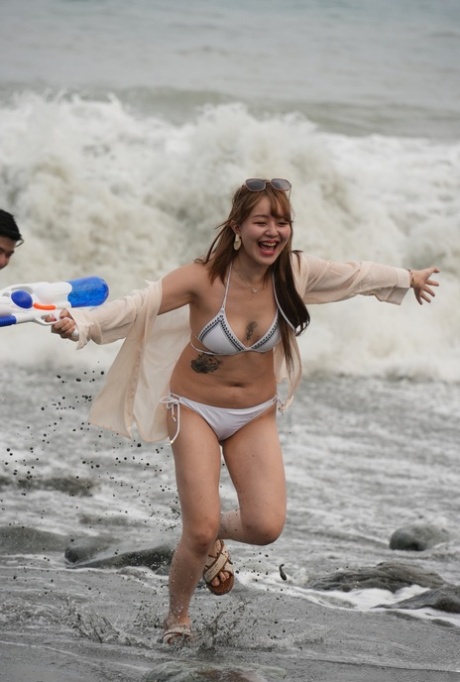 asian bikini pornos pics